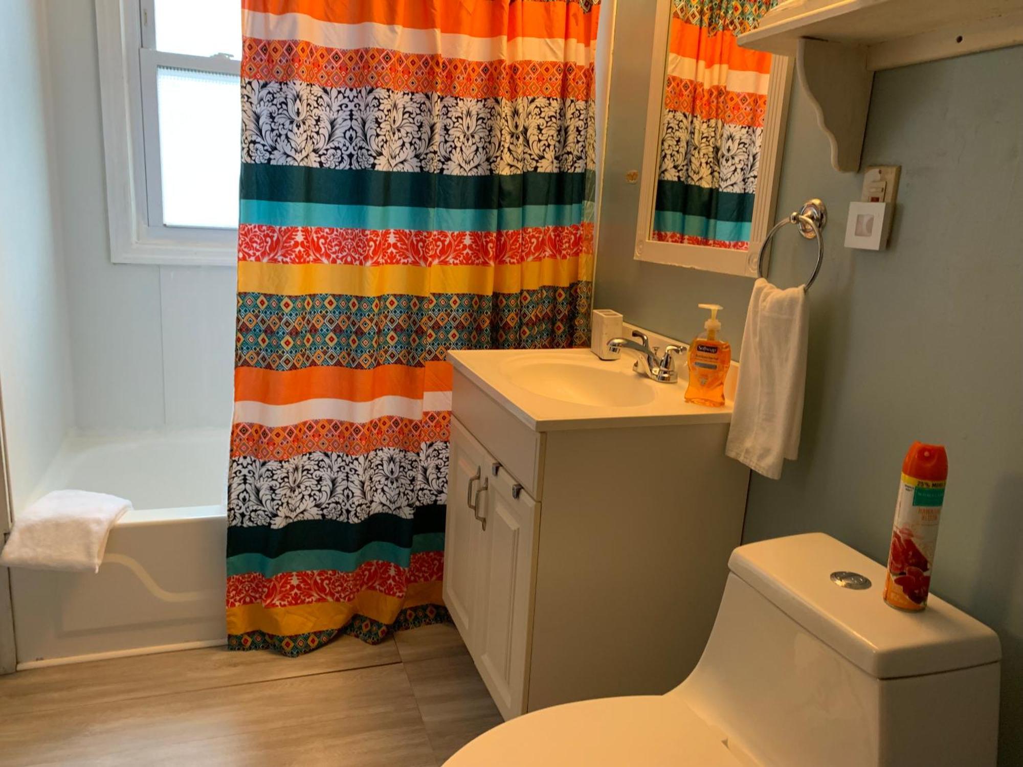 Cozy 2Nd Floor Apartment With Private Entrance Chicopee Esterno foto